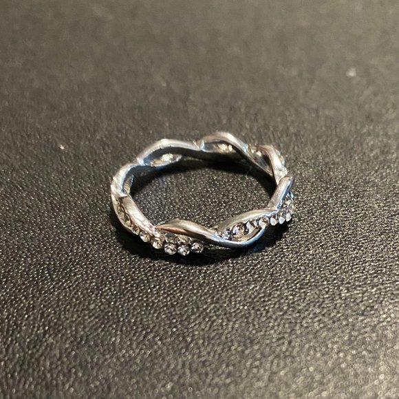 💍3/$10💍 Diamond Gemstone Twist Ring - Picture 1 of 5